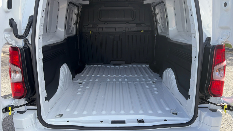 Vauxhall Combo Cargo Combo Xl Diesel 1.5 Turbo D 100ps Pro H1 Van